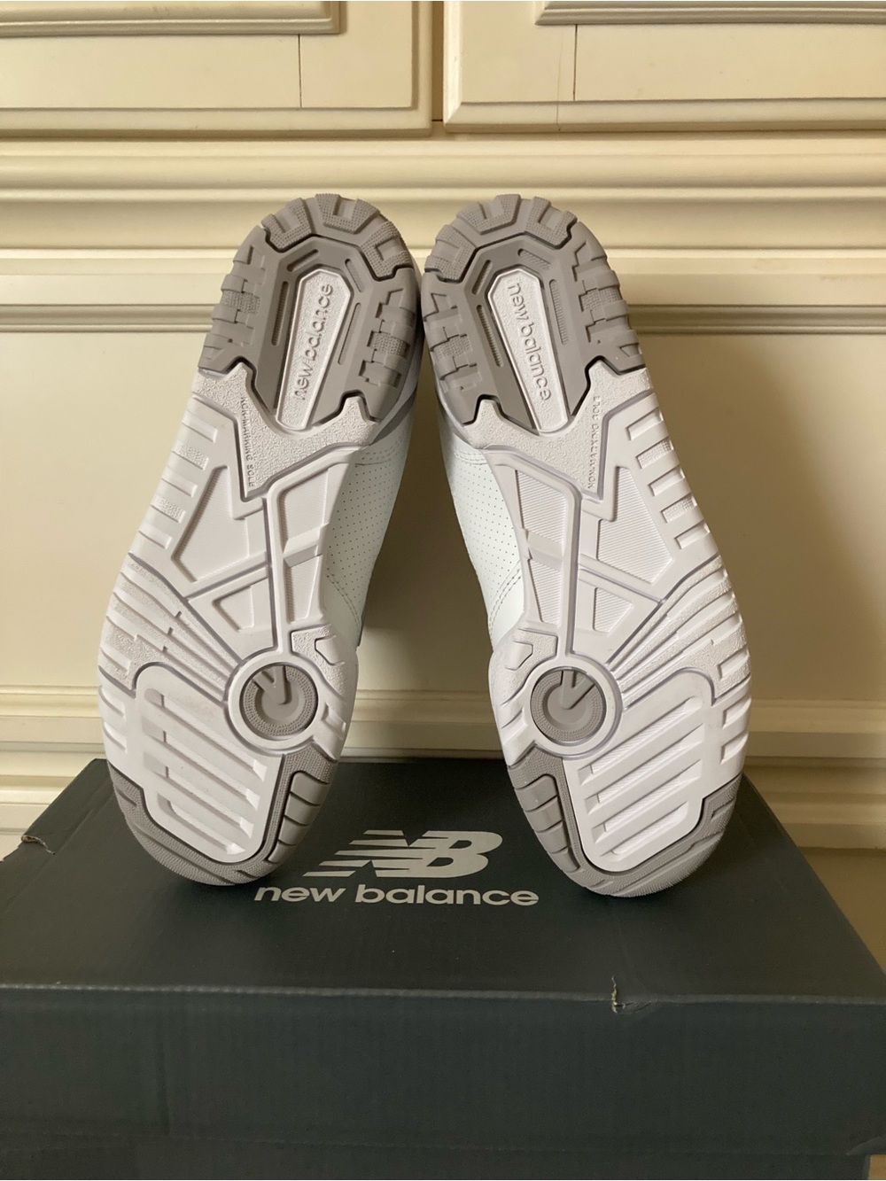 NIB Women’s New Balance 550 White with Light Gray Accents Sneaker - Picture 6 of 7